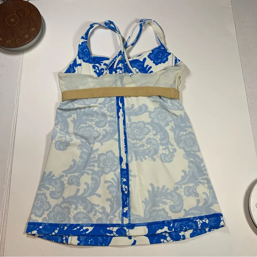 Size 4 Lululemon blue floral pattern X back active tank top - Picture 3 of 8